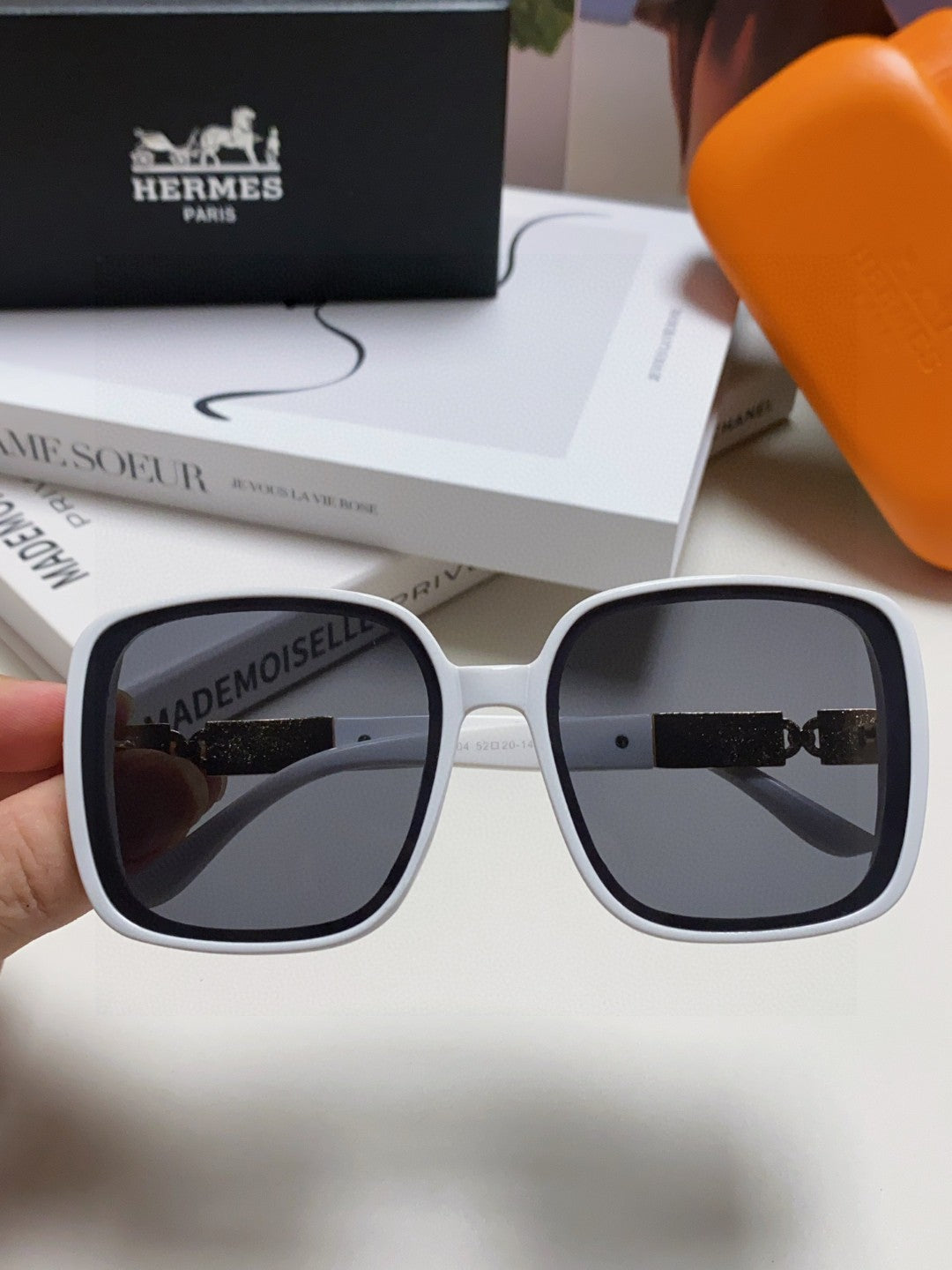 Hermès Polarized Square Black Lens Sunglasses for Women - 358920 - detail image 3