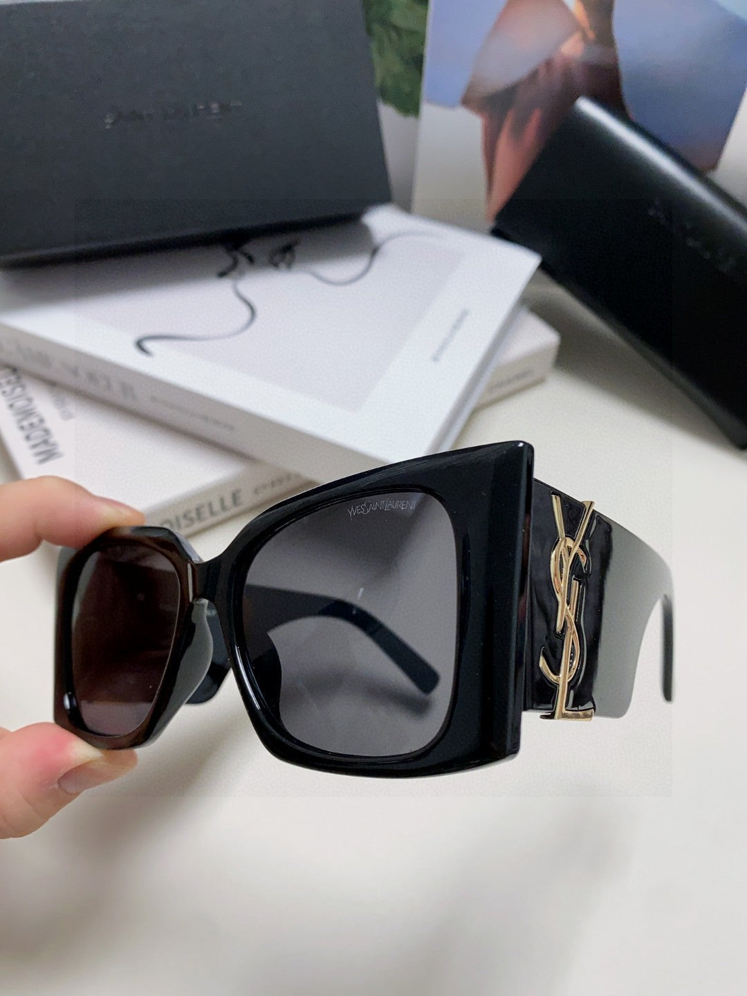 Saint Laurent Fashion Black Lens Sunglasses for Men & Women - 465427 - detail image 5