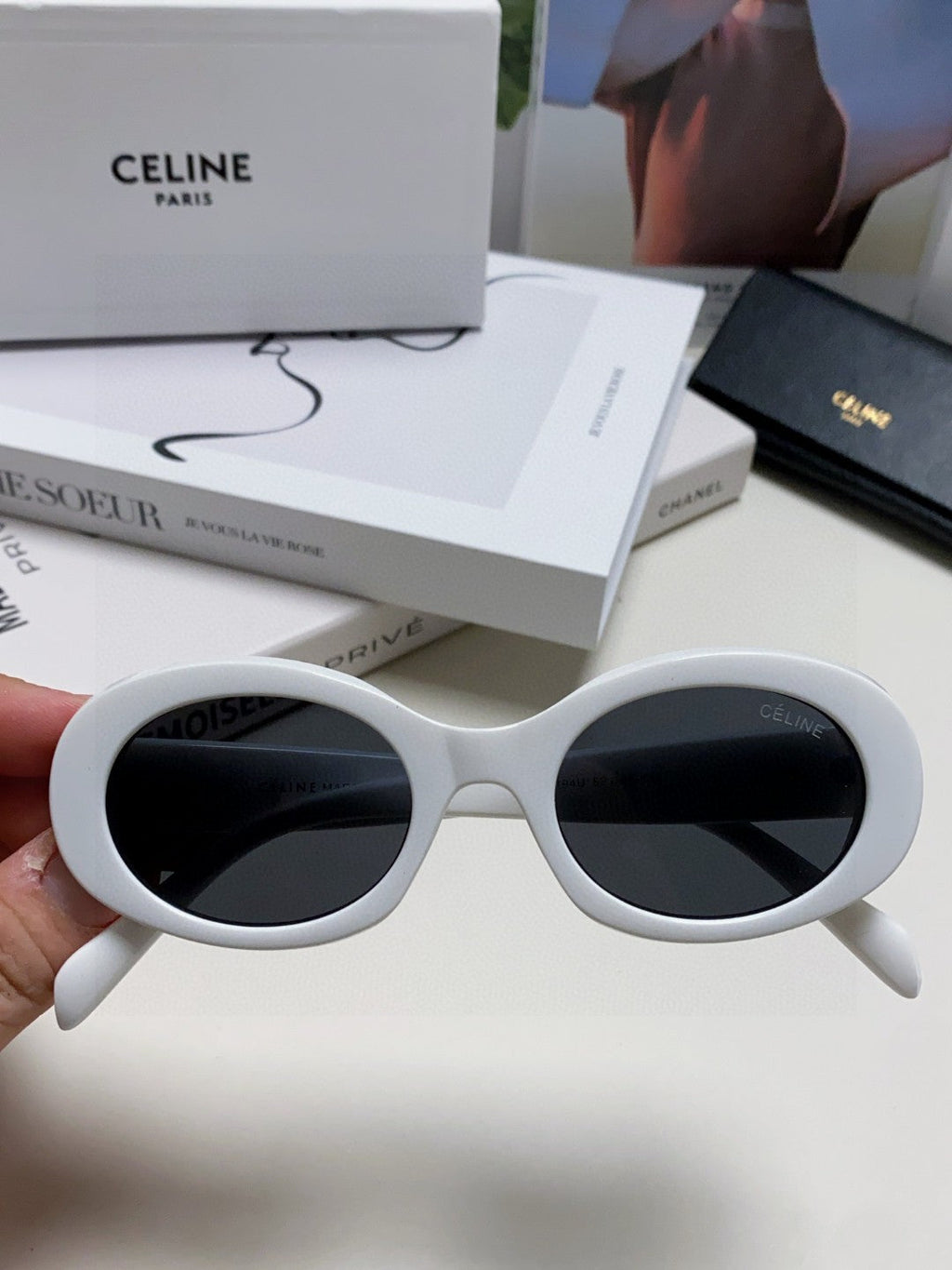 Celine CL40194 Fashion Blue Lens Sunglasses for Men & Women - detail image 5