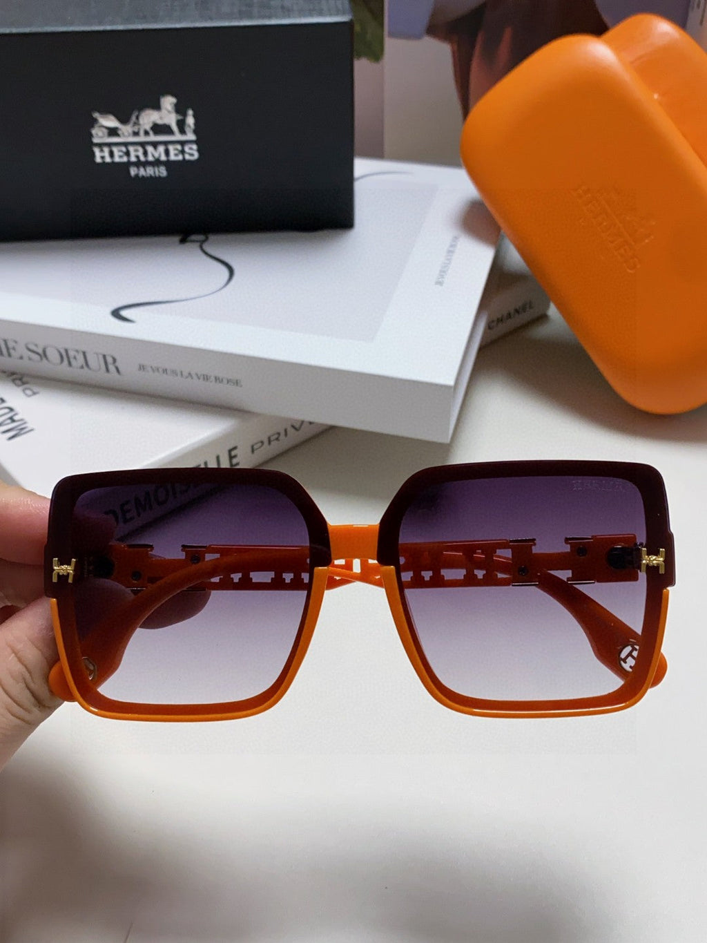 Hermès Fashion Red Lens Sunglasses for Women - detail image 3