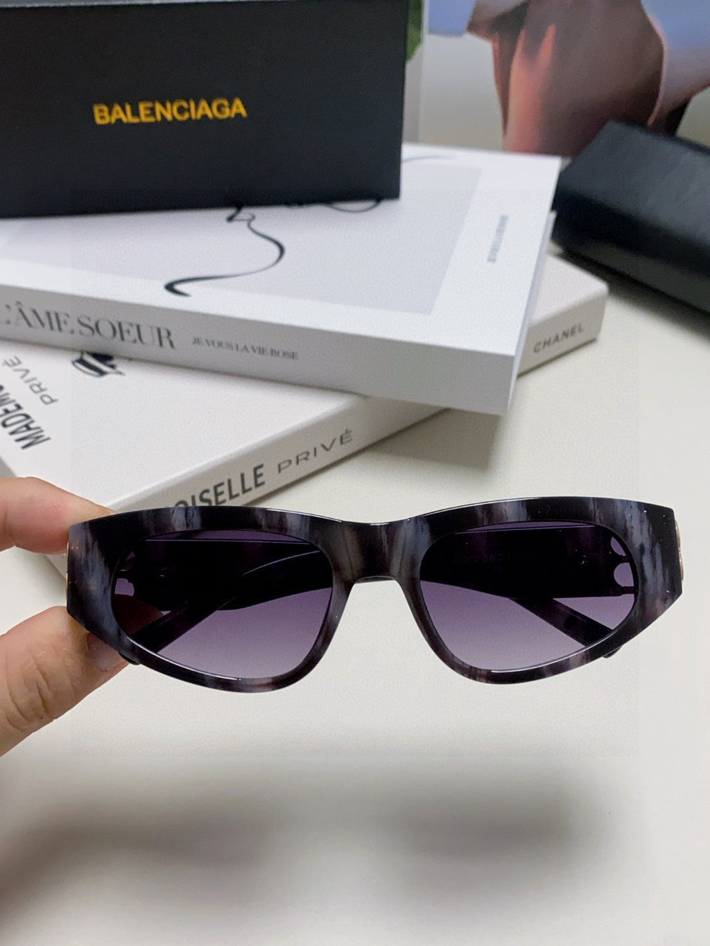 Balenciaga Fashion Silver Lens Sunglasses for Men & Women - 416108 - detail image 2