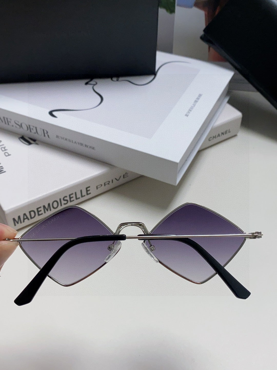 Saint Laurent Fashion Black Lens Sunglasses for Women - 415558 - detail image 6