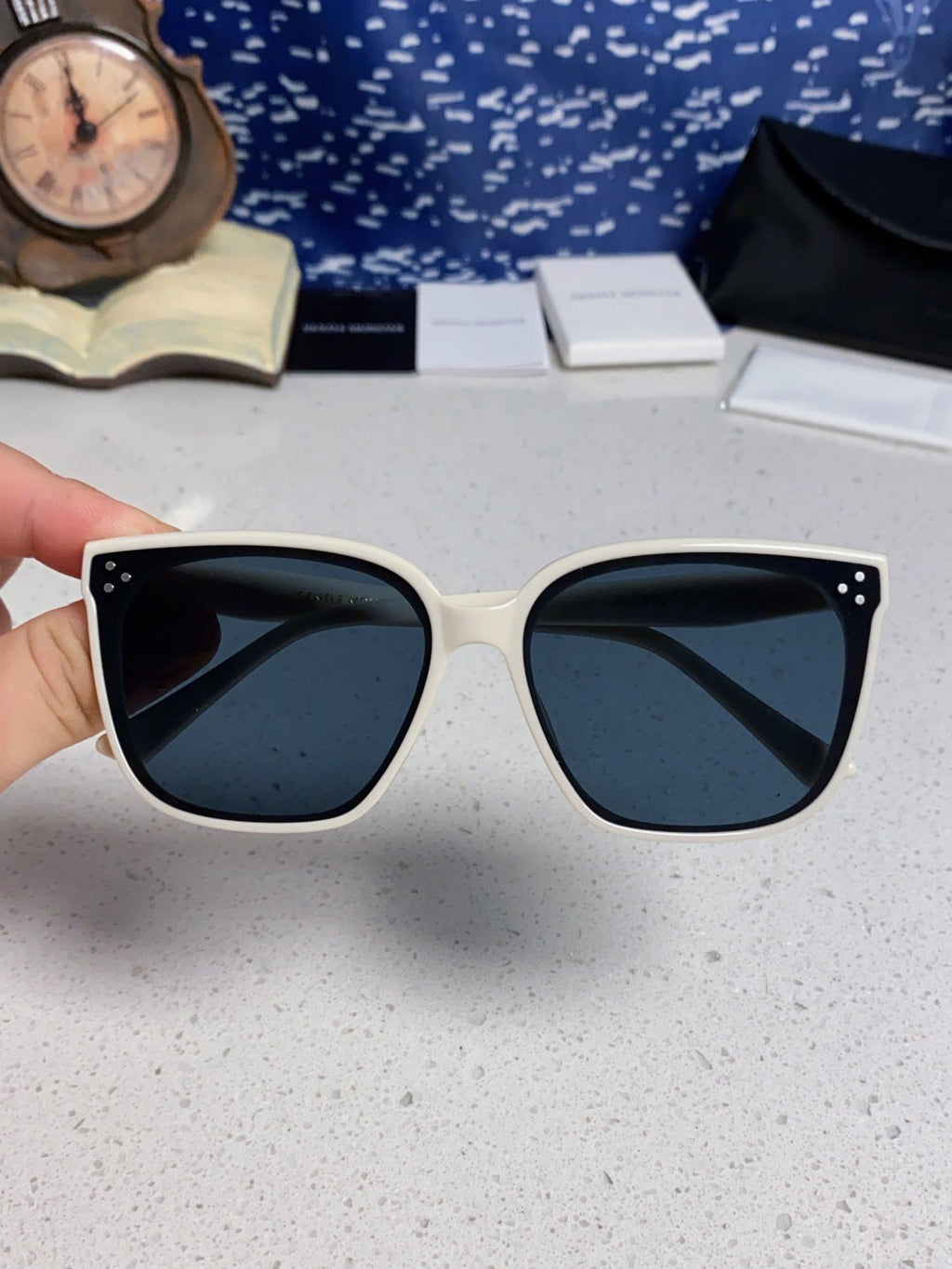 Gentle Monster PALETTE Fashion Black Lens Sunglasses for Men & Women - 399395 - detail image 4