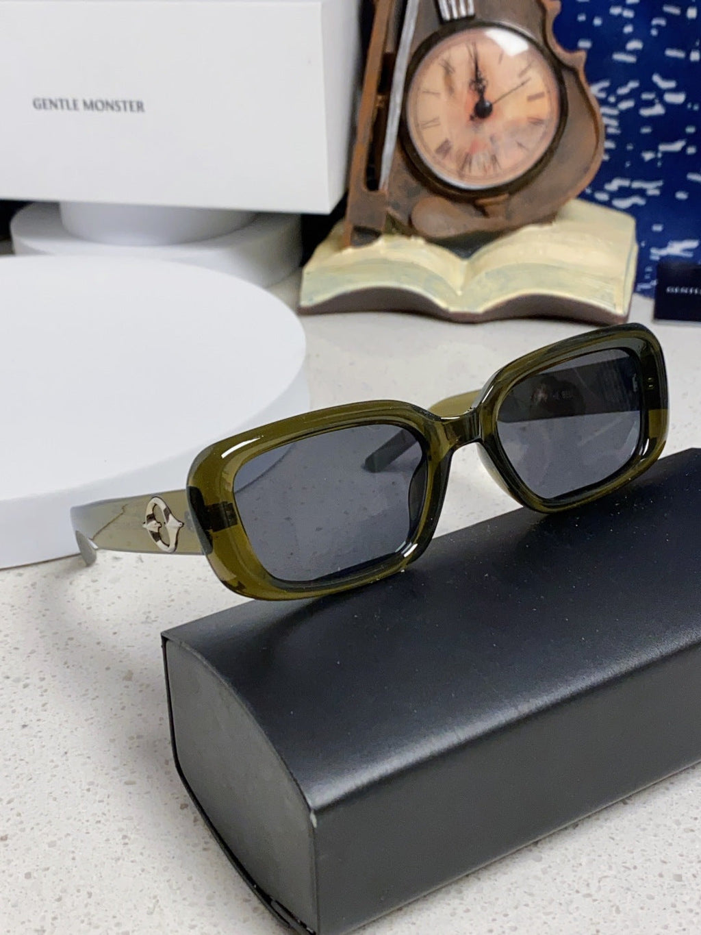 Gentle Monster THE Polarized Square Black Lens Sunglasses for Men & W - 466400 - detail image 10