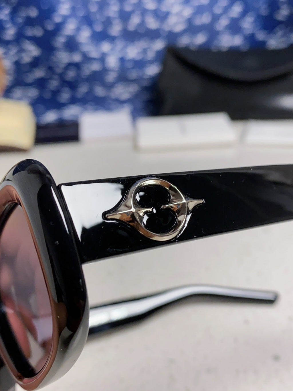 Gentle Monster THE Polarized Square Black Lens Sunglasses for Men & Women - detail image 7