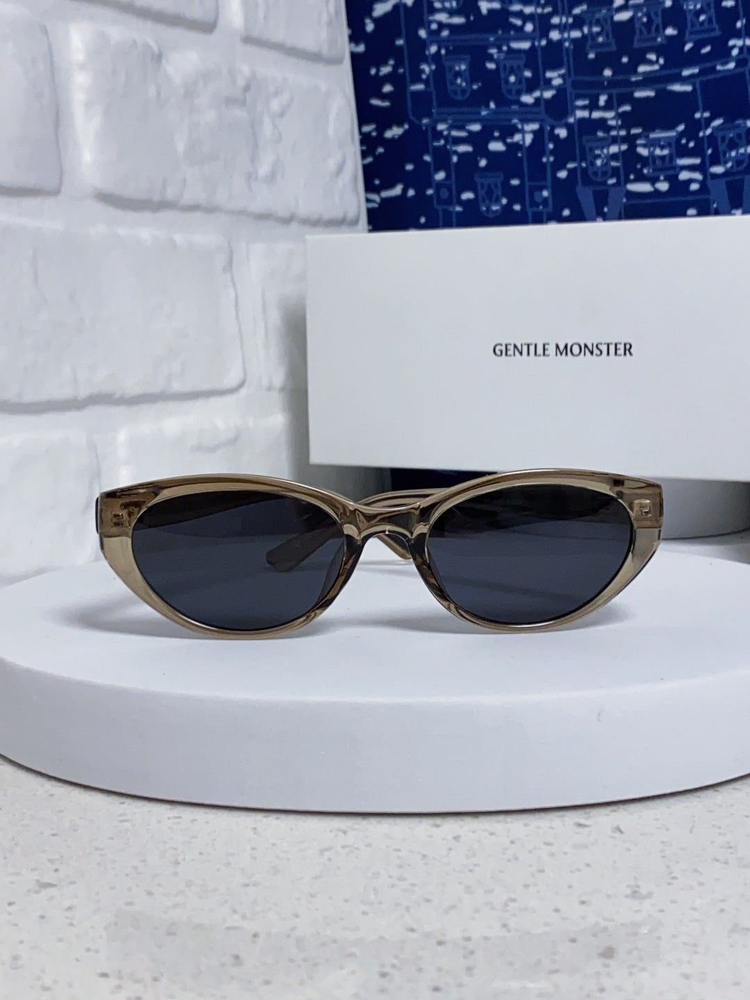 Gentle Monster TR1080 Polarized Cat-Eye Blue Lens Sunglasses for Men & Women - detail image 2