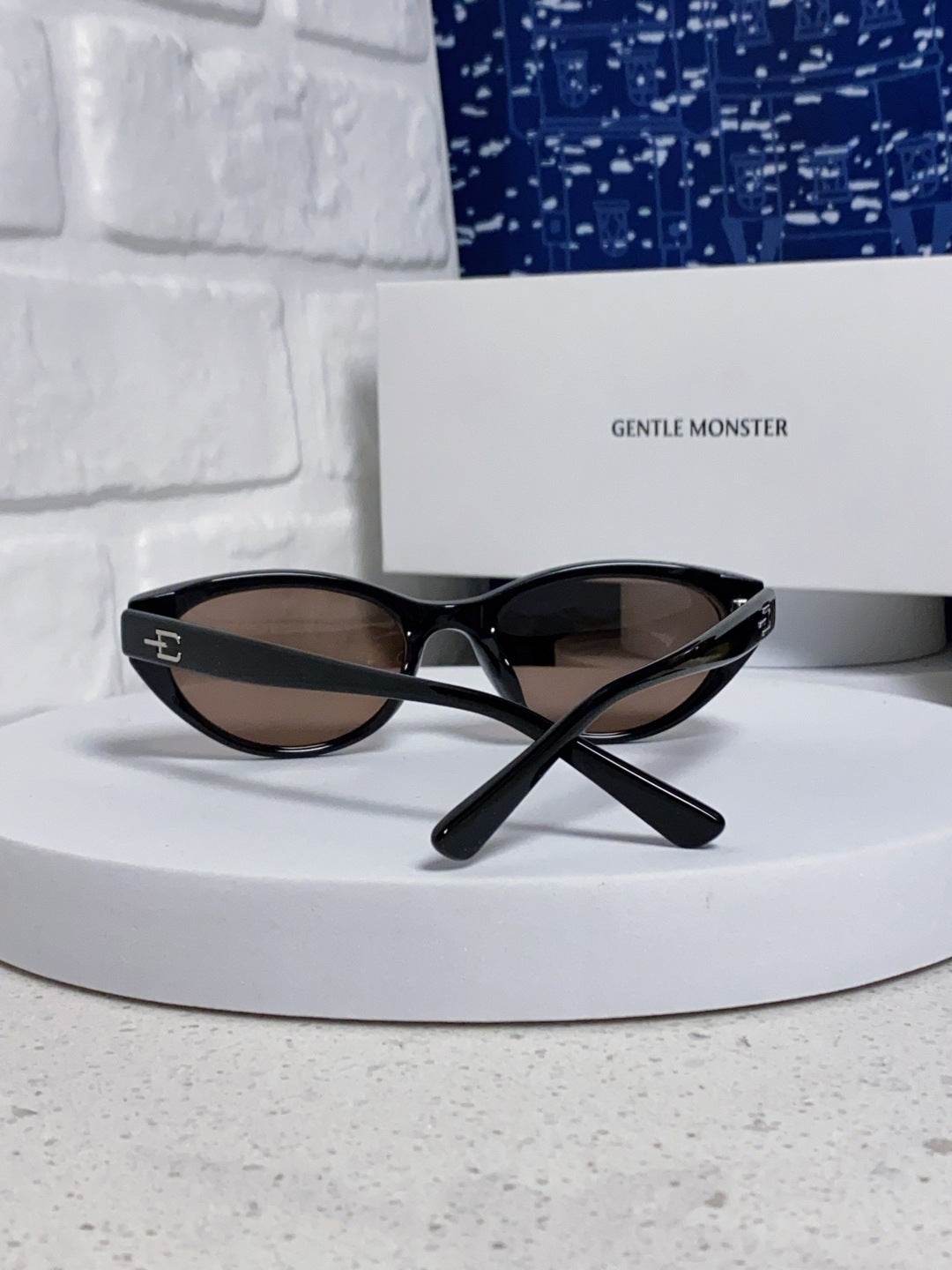 Gentle Monster TR1080 Polarized Cat-Eye Red Lens Sunglasses for Men & Women - detail image 3