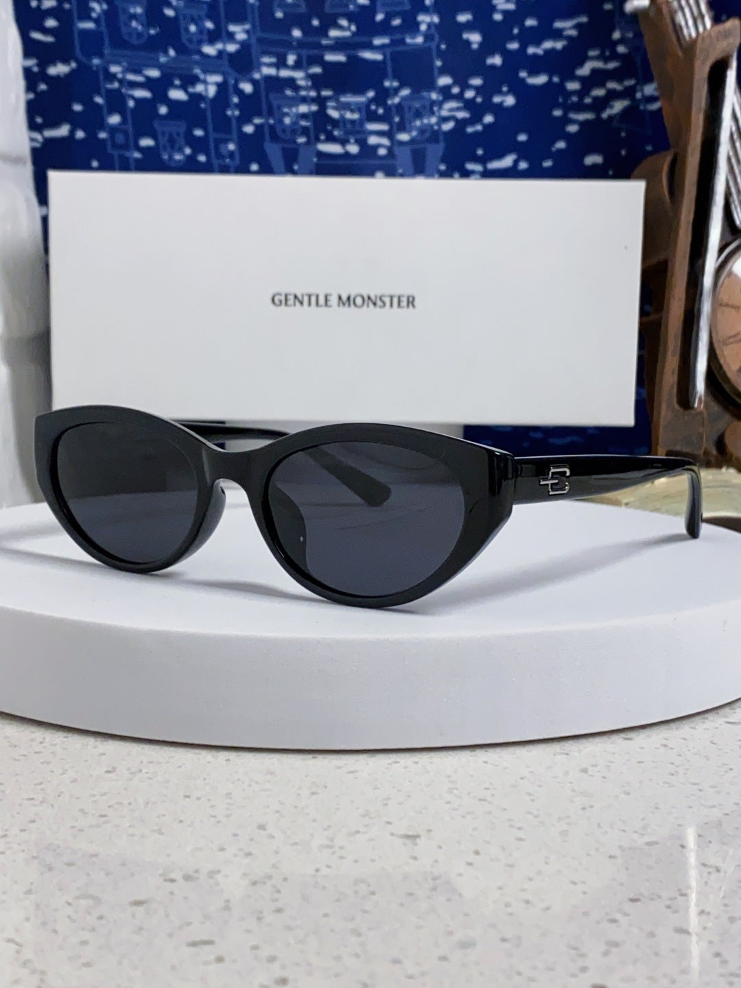 Gentle Monster TR1080 Polarized Cat-Eye Black Lens Sunglasses for Men - 358909