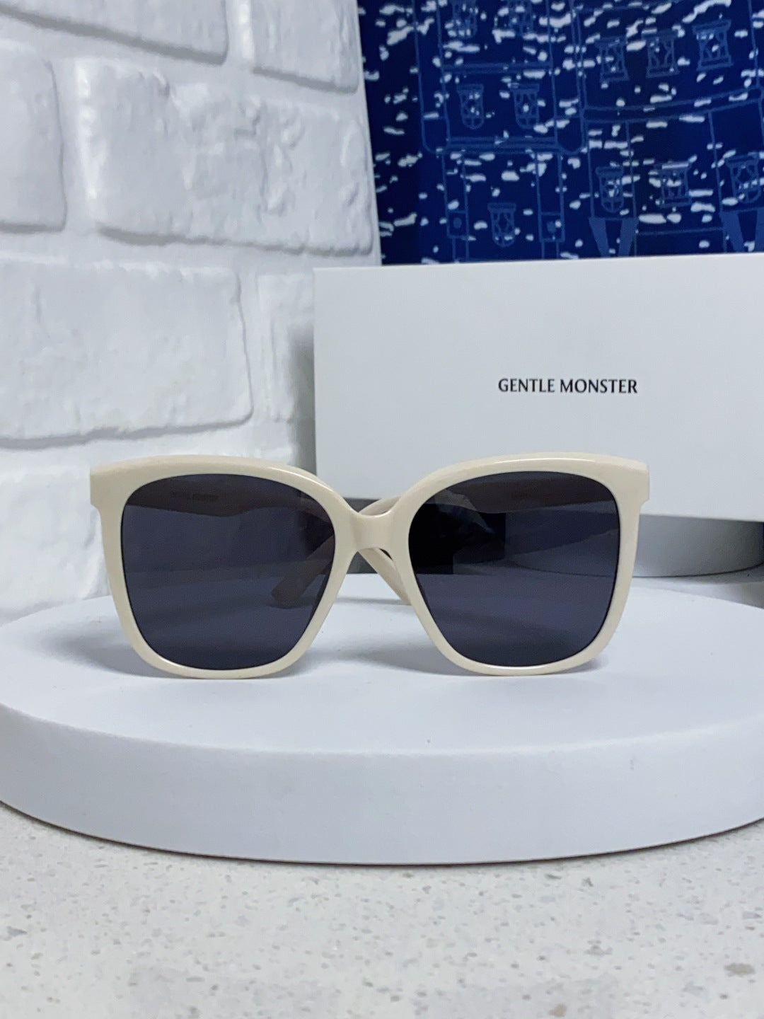Gentle Monster LAROSA Square Blue Lens Sunglasses for Men & Women - detail image 2