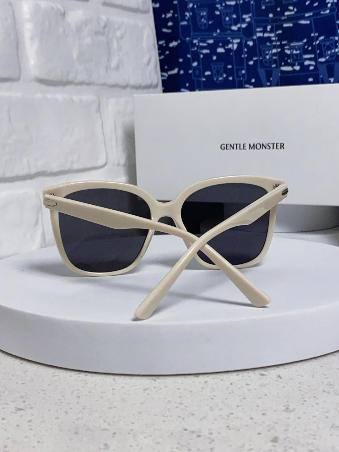 Gentle Monster LAROSA Square Blue Lens Sunglasses for Men & Women - detail image 3
