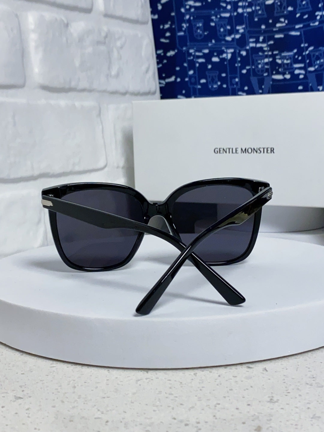 Gentle Monster LAROSA Square Black Lens Sunglasses for Men & Women - detail image 4
