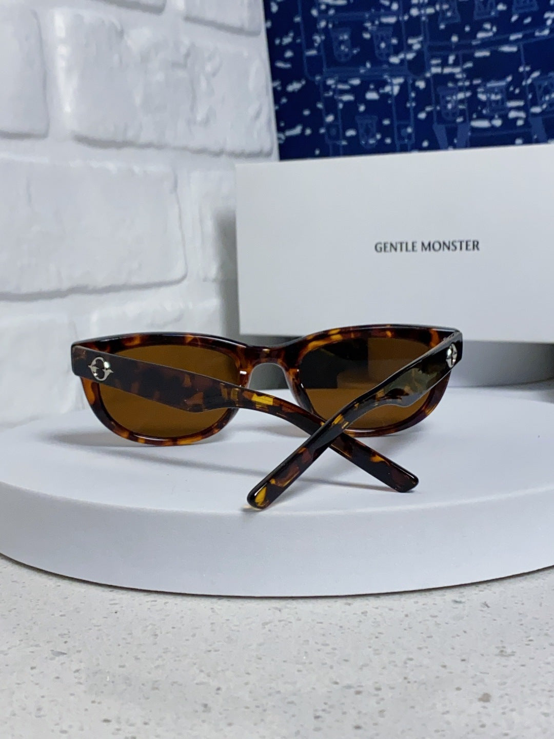 Gentle Monster MONOCHROME Round Brown Lens Sunglasses for Women - 158664 - detail image 3