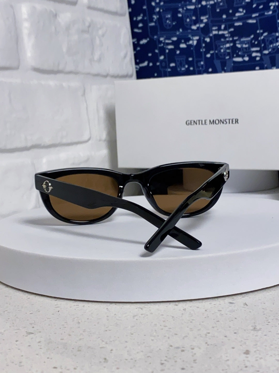 Gentle Monster MONOCHROME Round Brown Lens Sunglasses for Women - 158665 - detail image 3