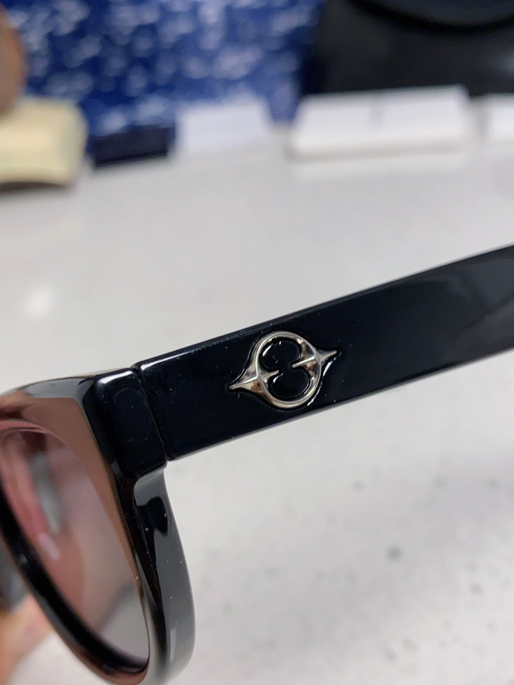 Gentle Monster MONOCHROME Round Red Lens Sunglasses for Women - detail image 7