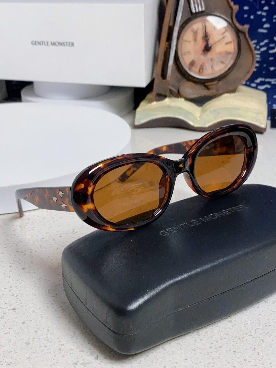 Gentle Monster EVE Polarized Cat-Eye Brown Lens Sunglasses for Men & Women - detail image 10