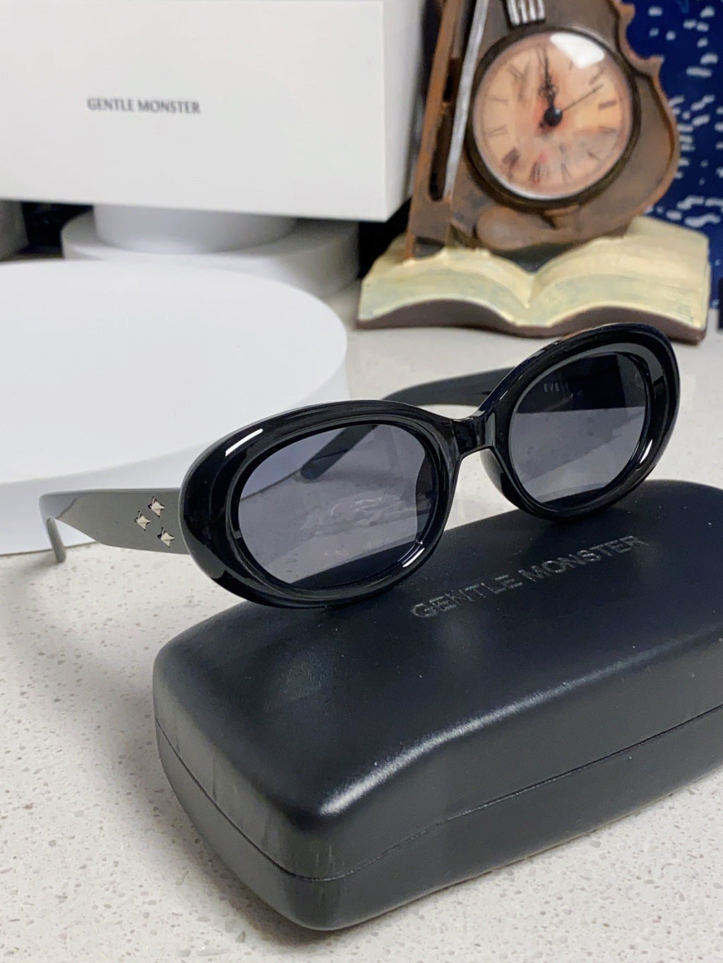 Gentle Monster EVE Polarized Cat-Eye Blue Lens Sunglasses for Men & Women - detail image 10