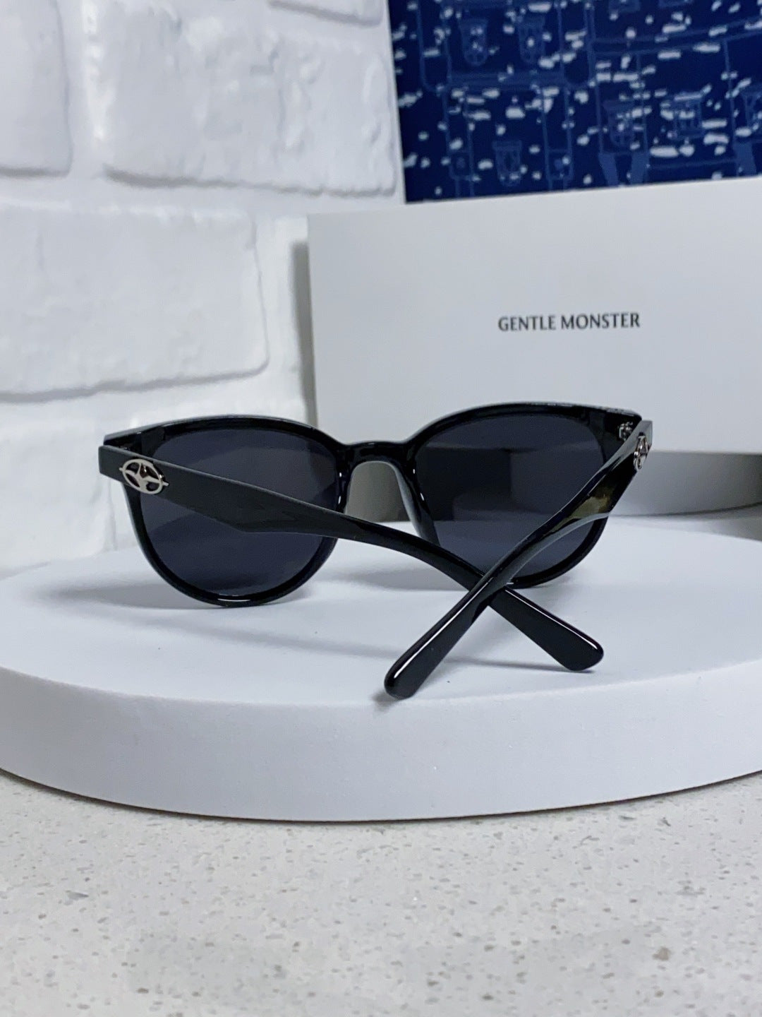 Gentle Monster TR1091 Round Black Lens Sunglasses for Men & Women - 487986 - detail image 3