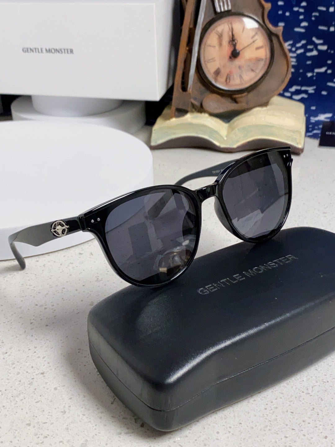 Gentle Monster TR1091 Round Black Lens Sunglasses for Men & Women - 487986 - detail image 10
