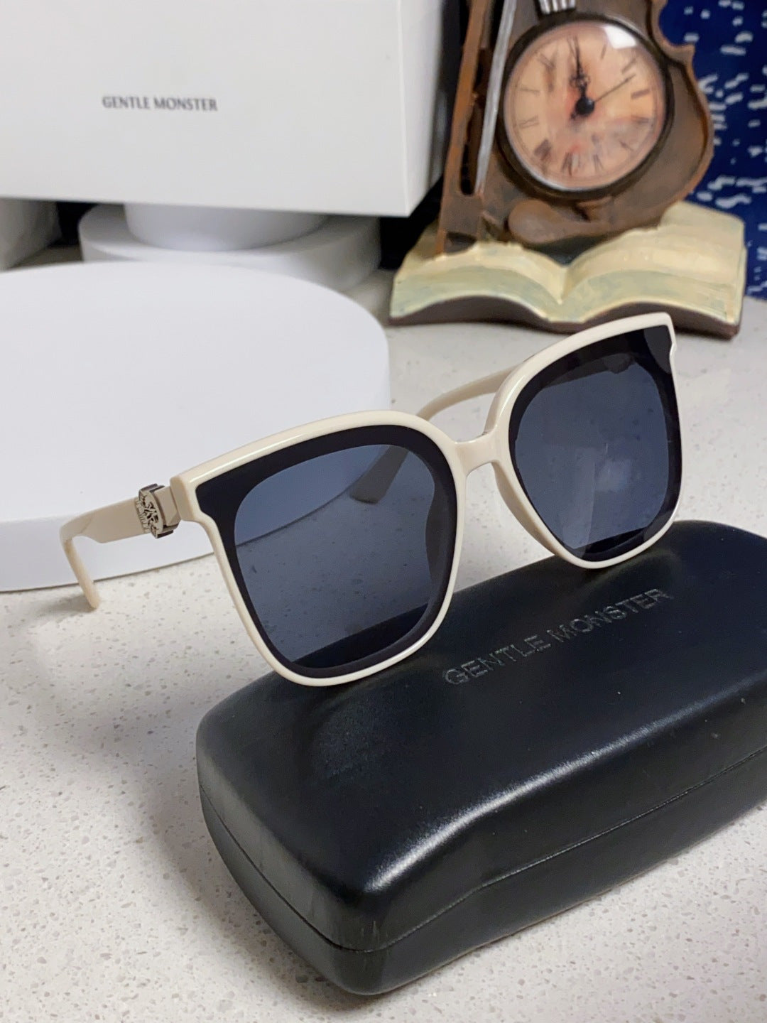 Gentle Monster SWIPE4 Square Black Lens Sunglasses for Men & Women - 487991 - detail image 10