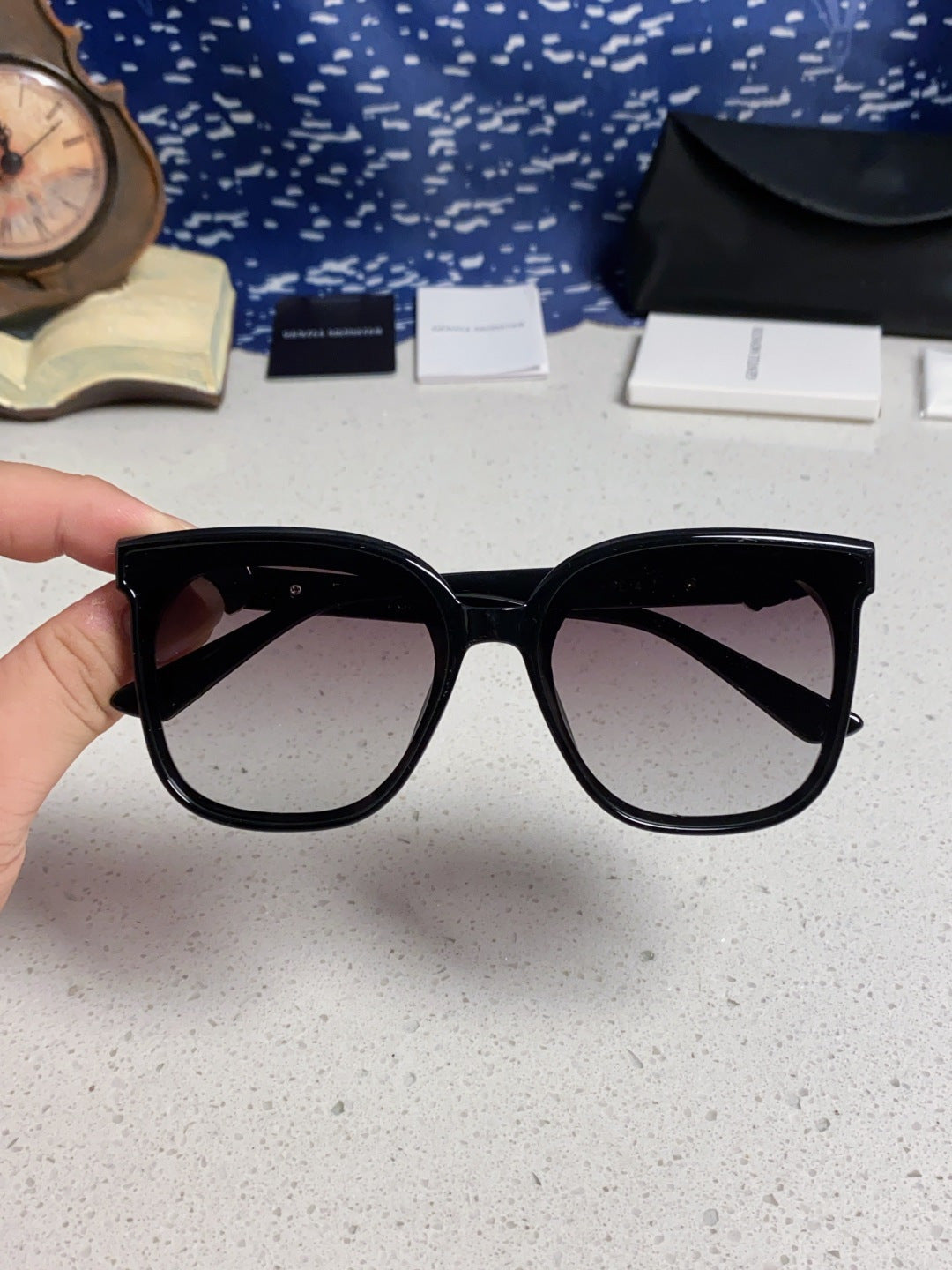 Gentle Monster SWIPE4 Square Gray Lens Sunglasses for Men & Women - detail image 4