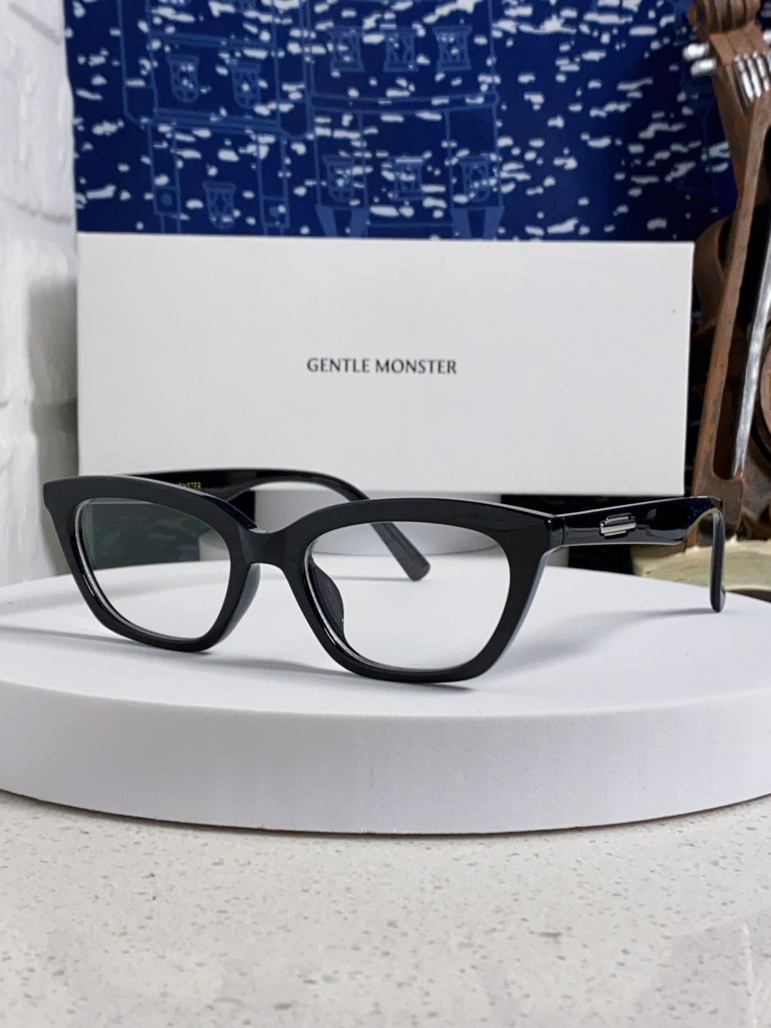 Gentle Monster LOTI Blue-Light Cat-Eye Silver Lens Sunglasses for Men - 432920