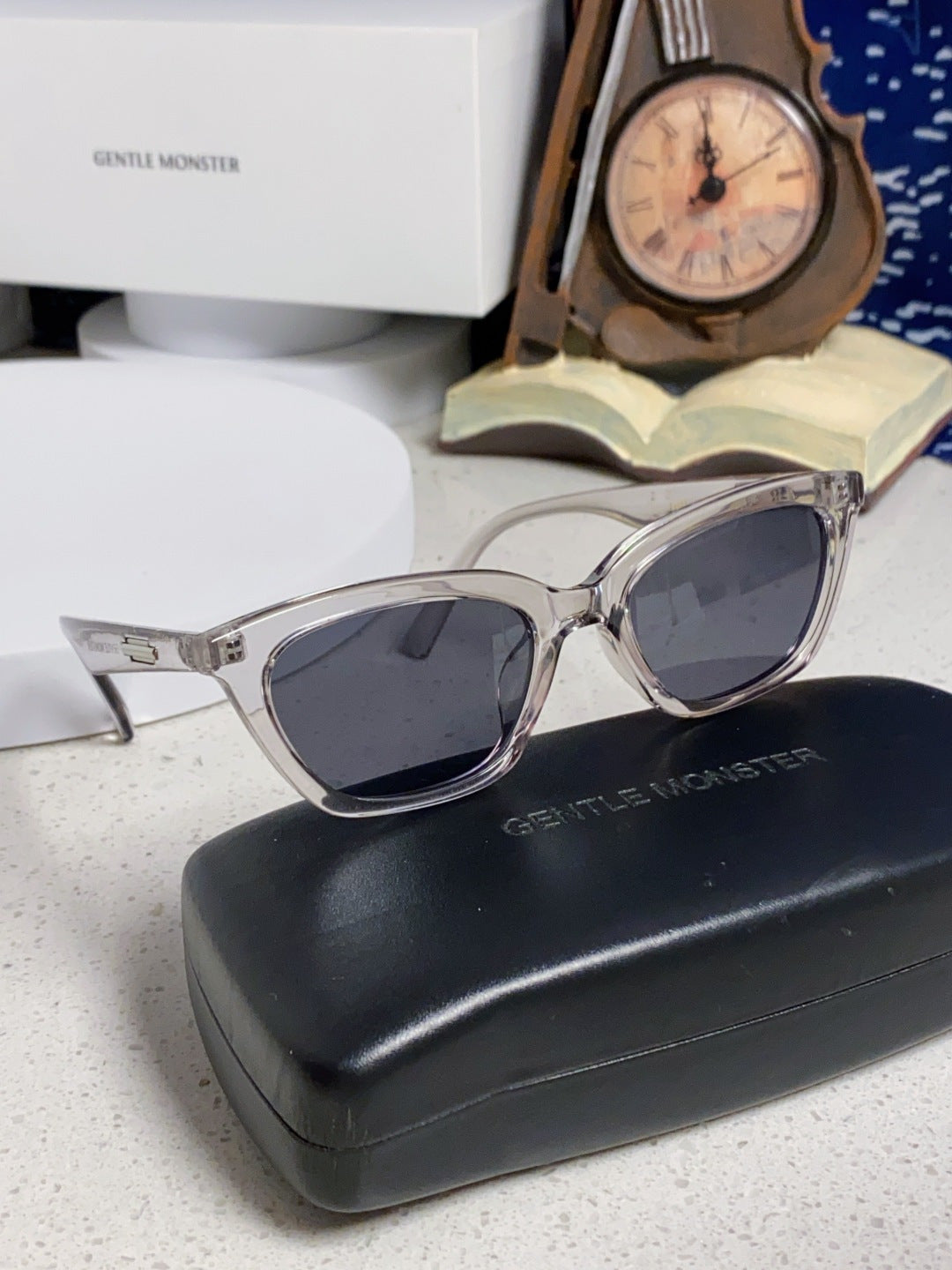 Gentle Monster LOTI Blue-Light Cat-Eye Silver Lens Sunglasses for Men - 432921 - detail image 10