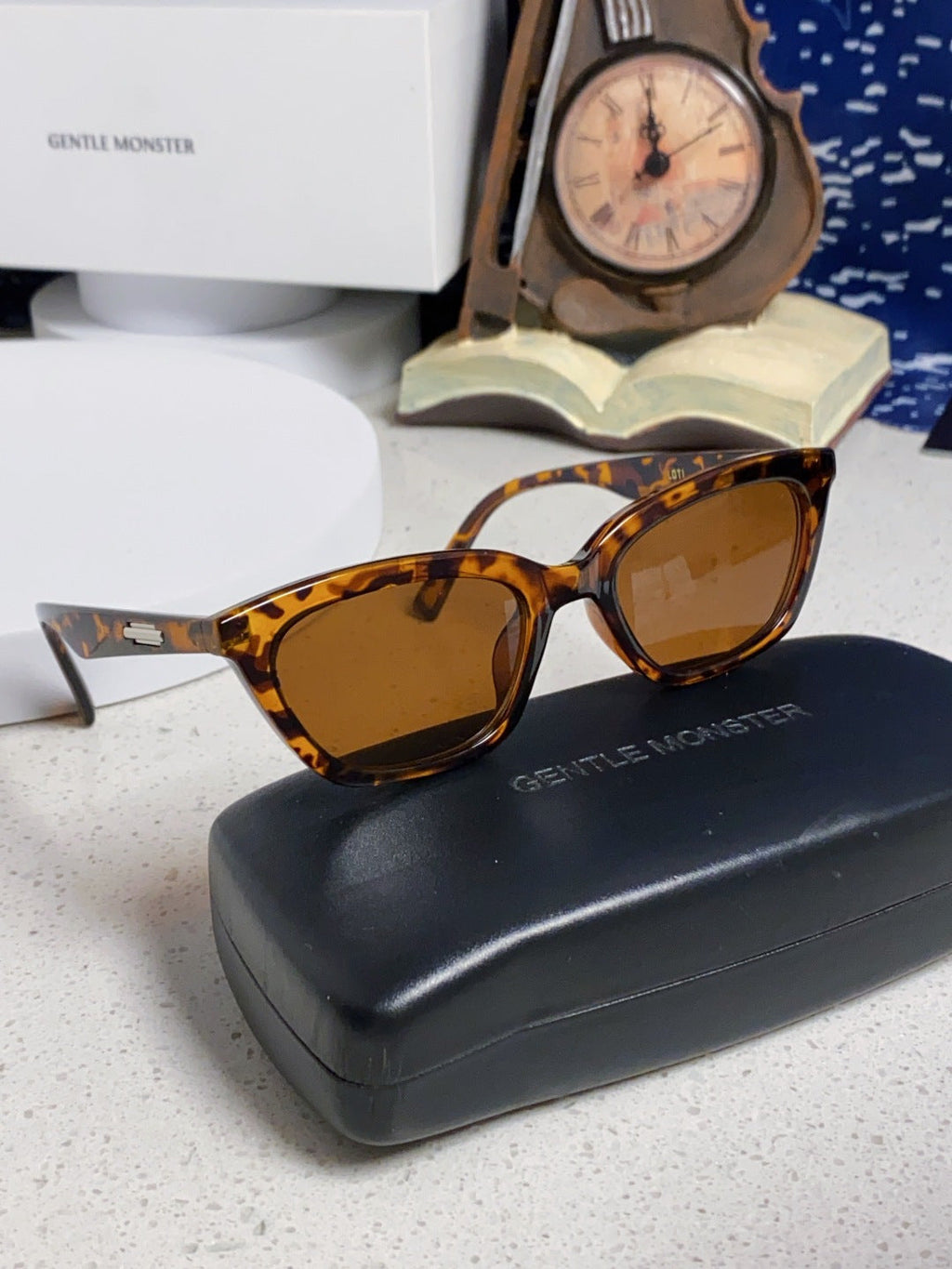 Gentle Monster LOTI Blue-Light Cat-Eye Brown Lens Sunglasses for Men - 432923 - detail image 10