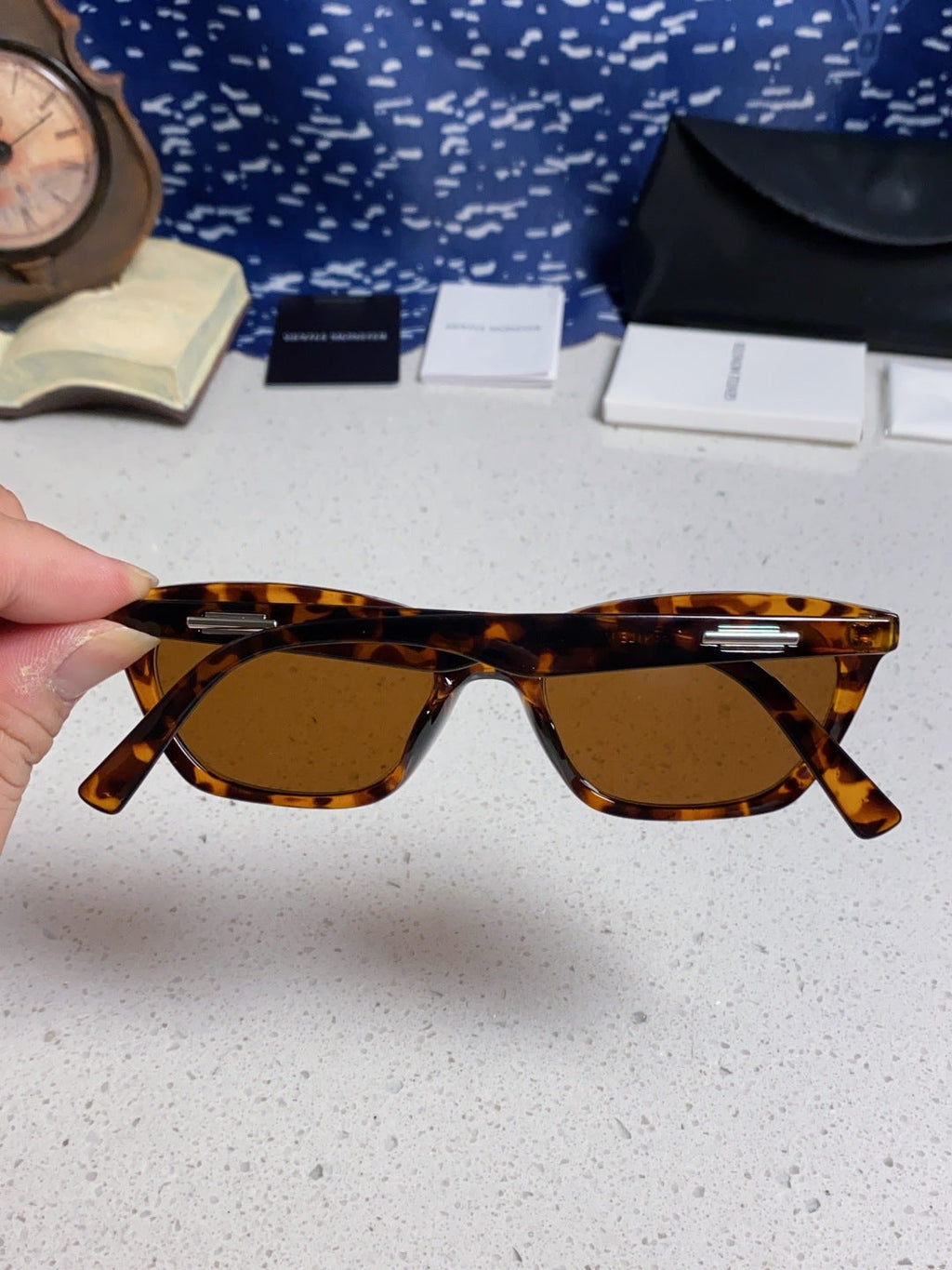 Gentle Monster LOTI Blue-Light Cat-Eye Brown Lens Sunglasses for Men - 432923 - detail image 5