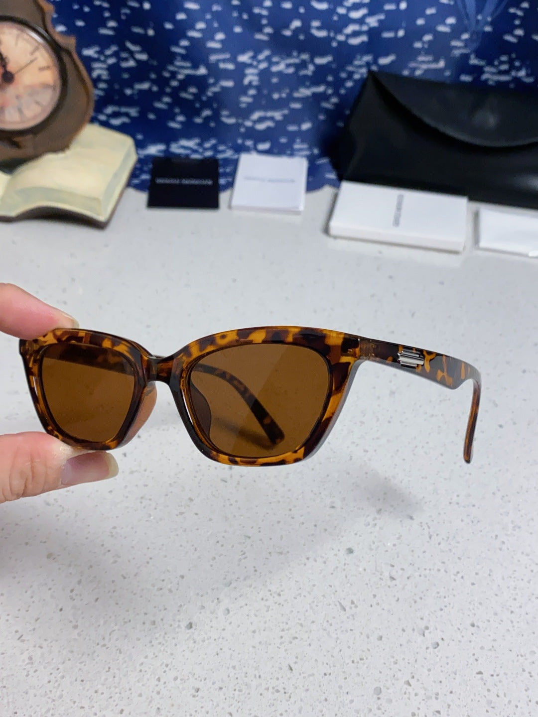 Gentle Monster LOTI Blue-Light Cat-Eye Brown Lens Sunglasses for Men - 432923 - detail image 6