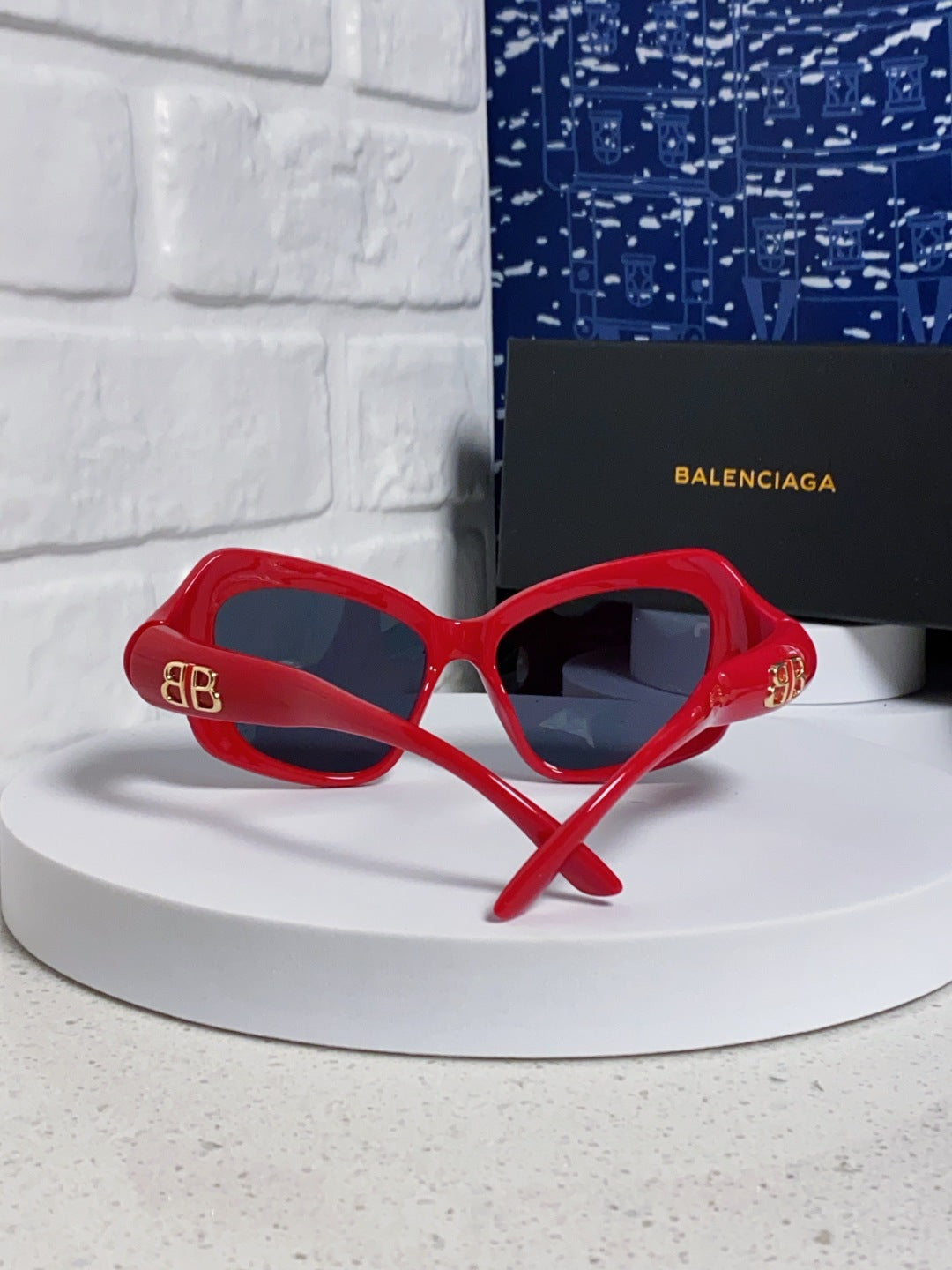 Balenciaga Oversized Red Lens Sunglasses for Women - 432530 - detail image 3