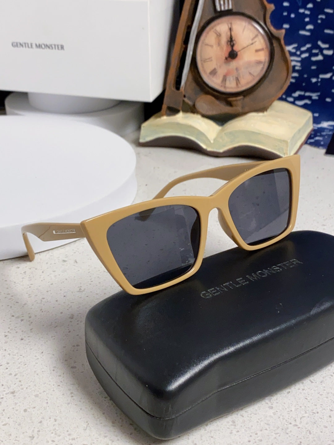 Gentle Monster TALIN Cat-Eye Brown Lens Sunglasses for Men & Women - 358886 - detail image 10