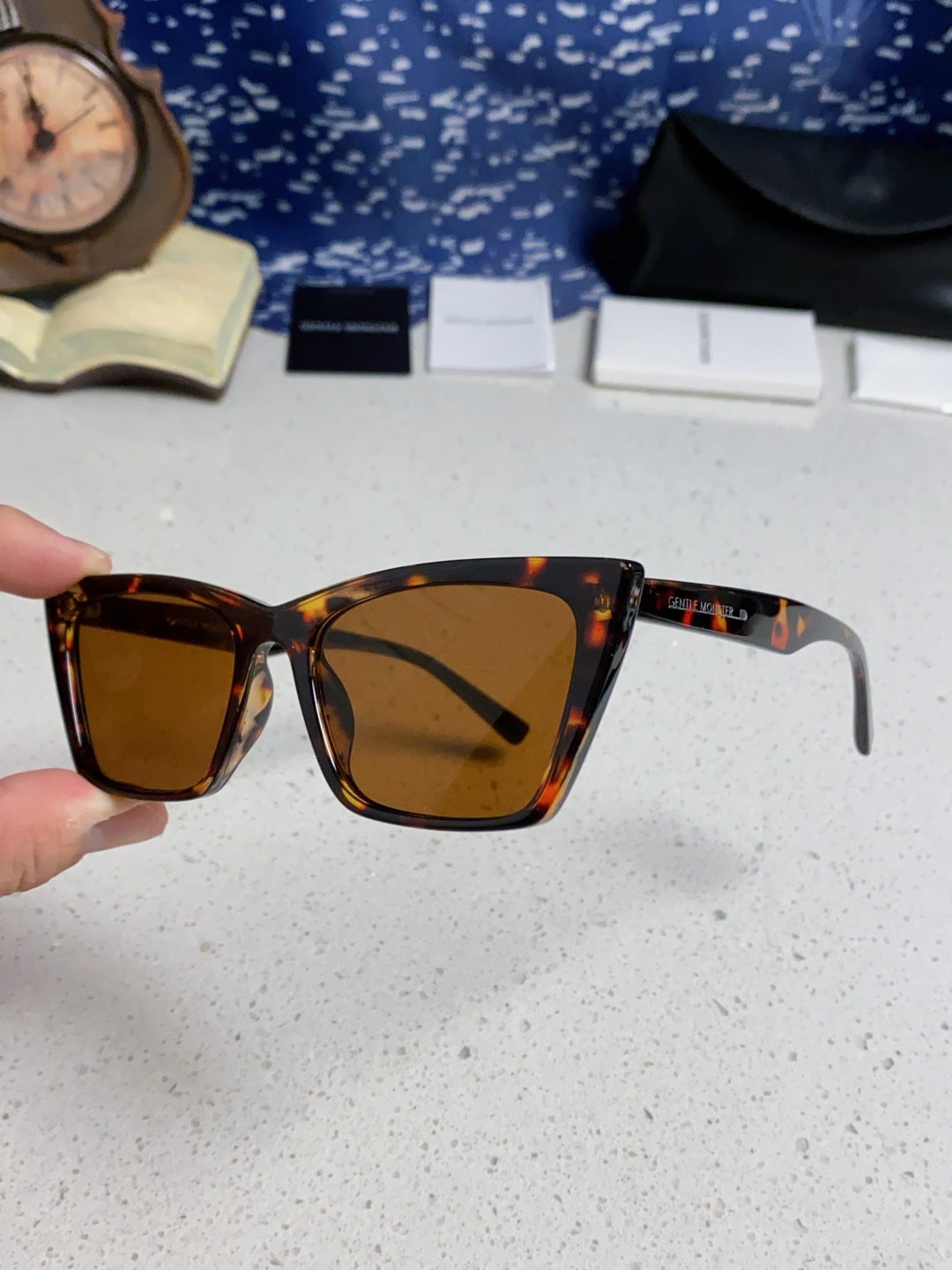 Gentle Monster TALIN Cat-Eye Brown Lens Sunglasses for Men & Women - 358889 - detail image 6