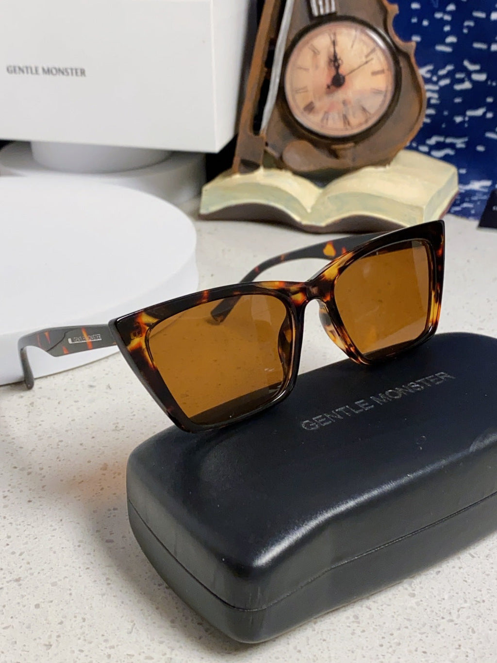 Gentle Monster TALIN Cat-Eye Brown Lens Sunglasses for Men & Women - 358889 - detail image 10