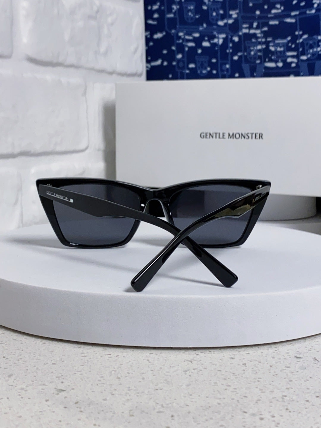Gentle Monster TALIN Cat-Eye Black Lens Sunglasses for Men & Women - detail image 3