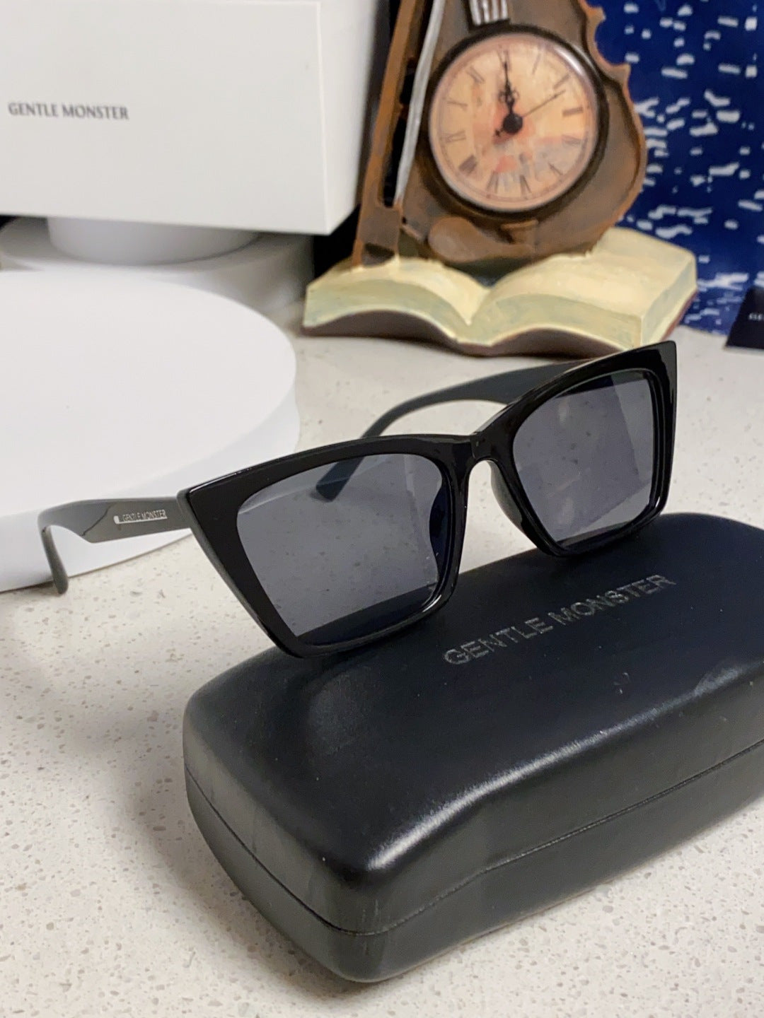 Gentle Monster TALIN Cat-Eye Black Lens Sunglasses for Men & Women - detail image 10