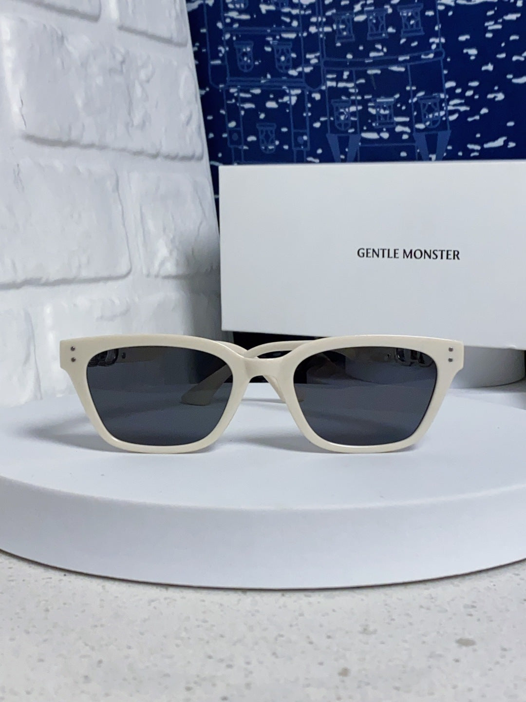 Gentle Monster XOXO Square Silver Lens Sunglasses for Men & Women - 867259 - detail image 2