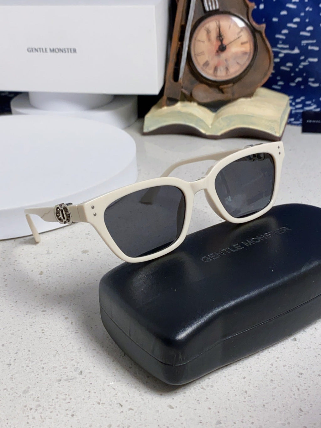 Gentle Monster XOXO Square Silver Lens Sunglasses for Men & Women - 158678 - detail image 9