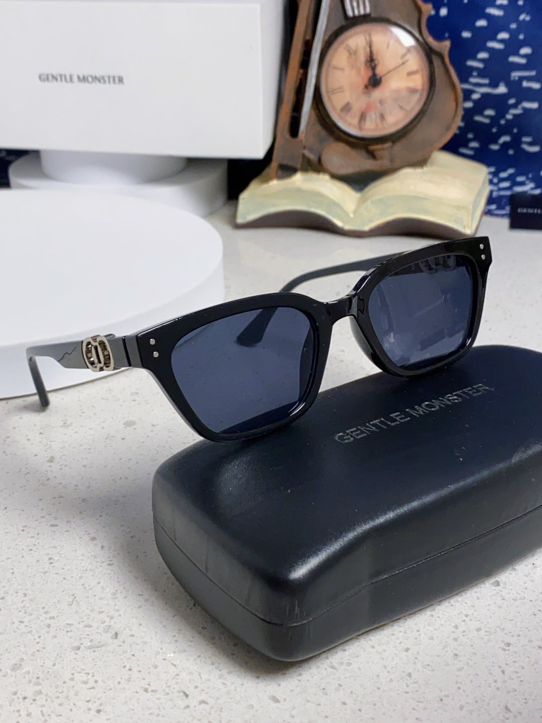 Gentle Monster XOXO Square Black Lens Sunglasses for Men & Women - 416477 - detail image 10