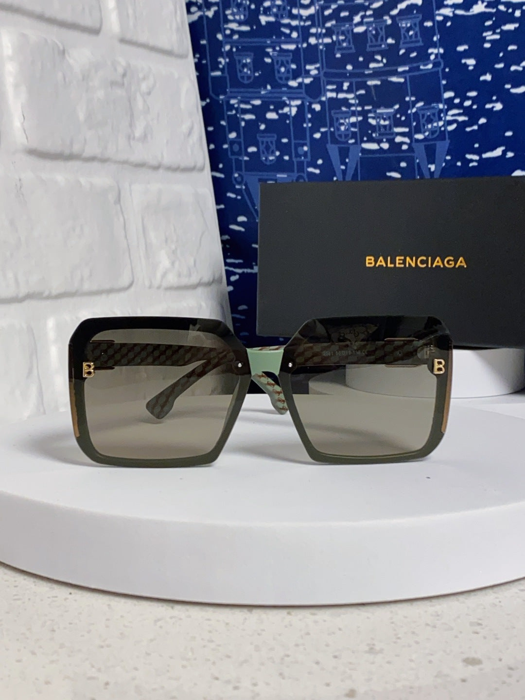 Balenciaga Square Gray Lens Sunglasses for Men & Women - 867209 - detail image 2