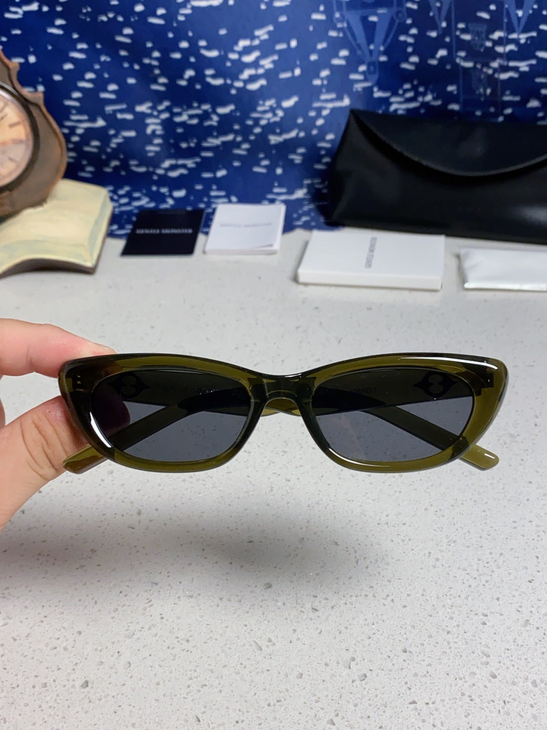 Gentle Monster 27AND7 Cat-Eye Black Lens Sunglasses for Men & Women - 488048 - detail image 4