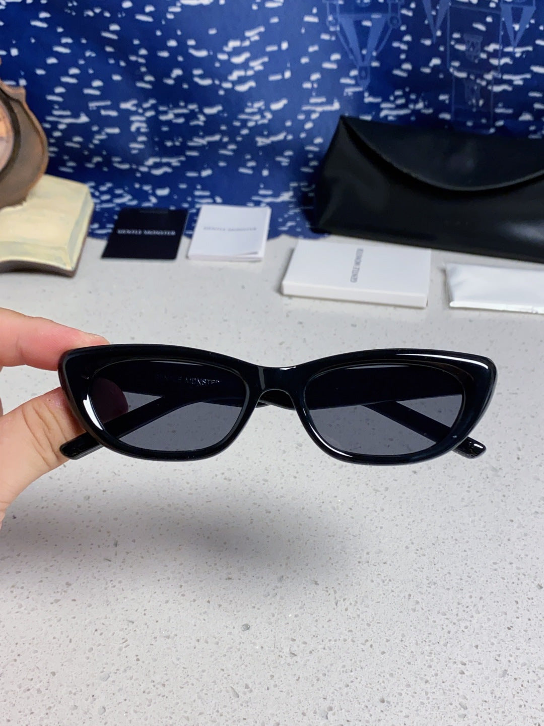 Gentle Monster 27AND7 Cat-Eye Black Lens Sunglasses for Men & Women - 358879 - detail image 4