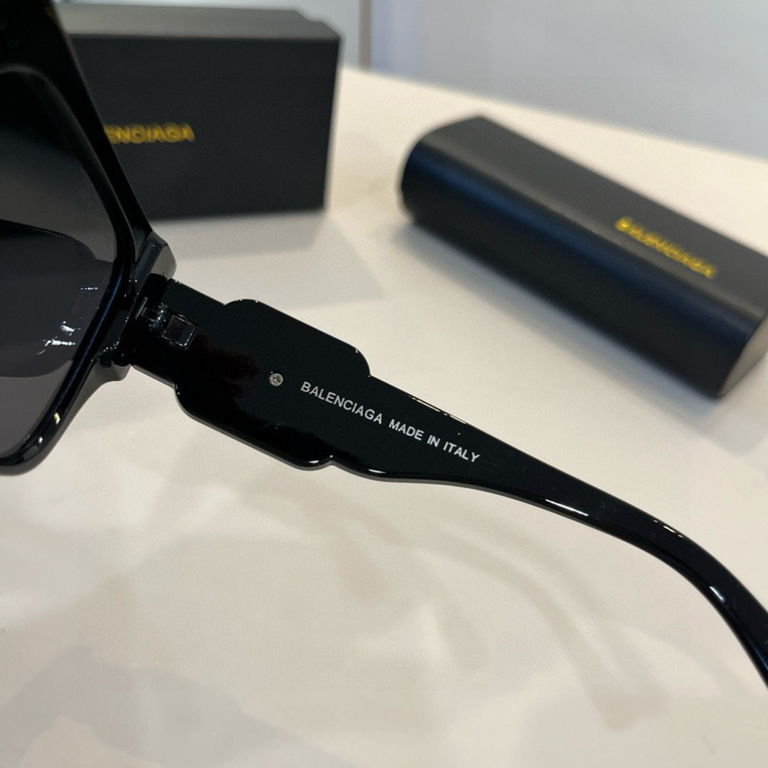 Balenciaga Rectangular Black Lens Sunglasses for Men & Women - 416137 - detail image 10