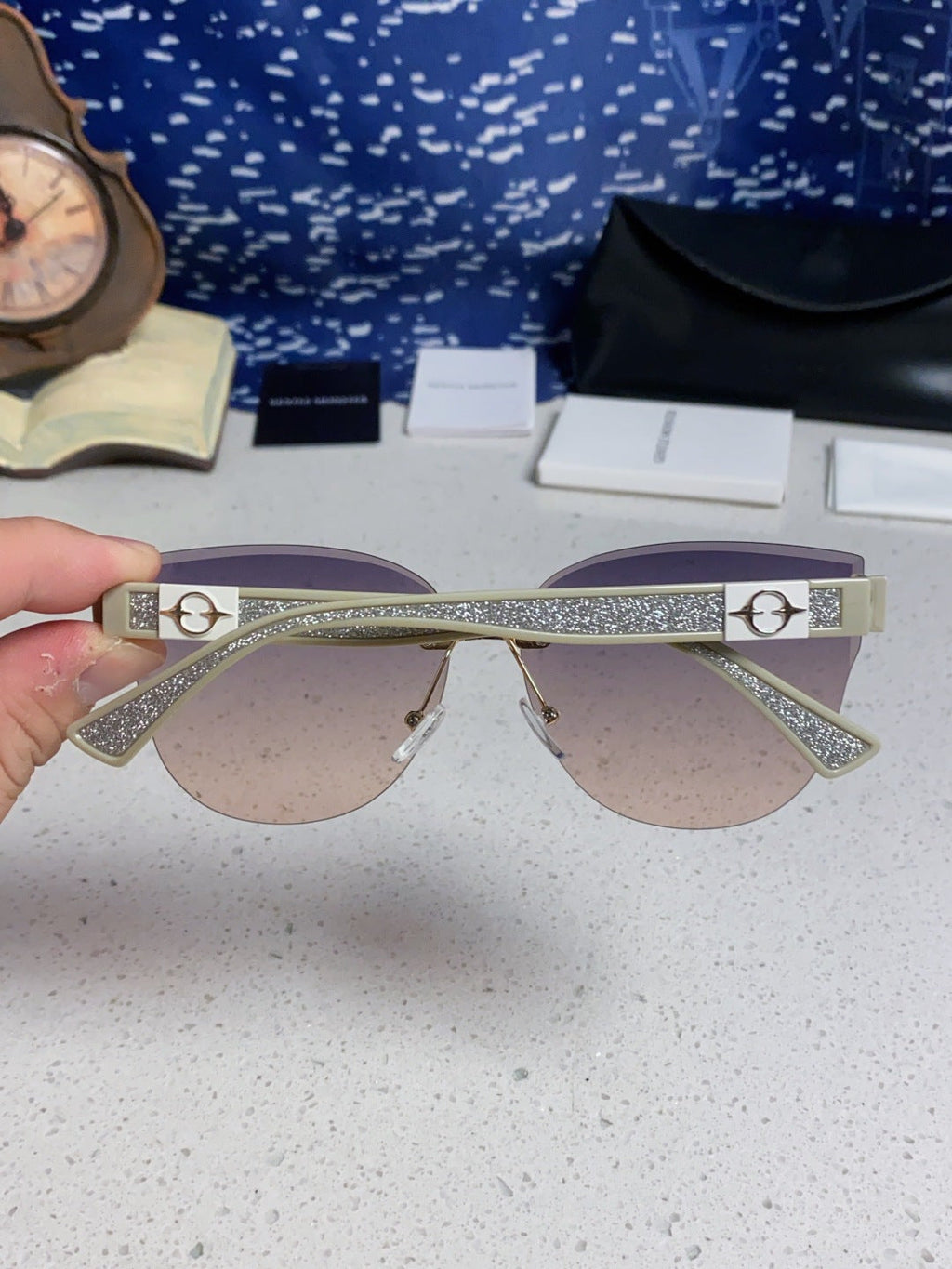 Gentle Monster 8194 Lightweight Rimless Silver Lens Sunglasses for Women - detail image 5