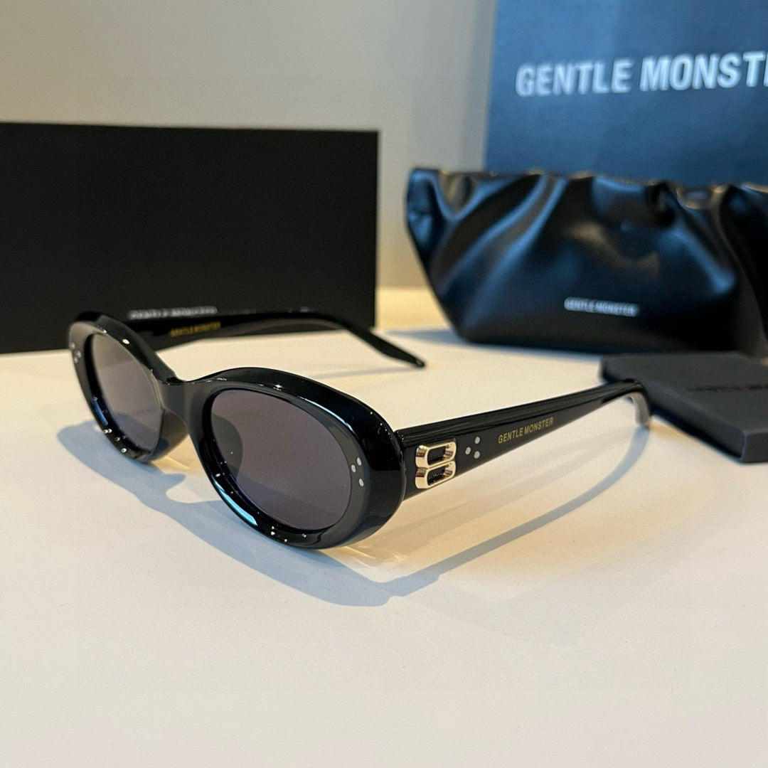 Gentle Monster Cat-Eye Black Lens Sunglasses for Men & Women - 416495 - detail image 3