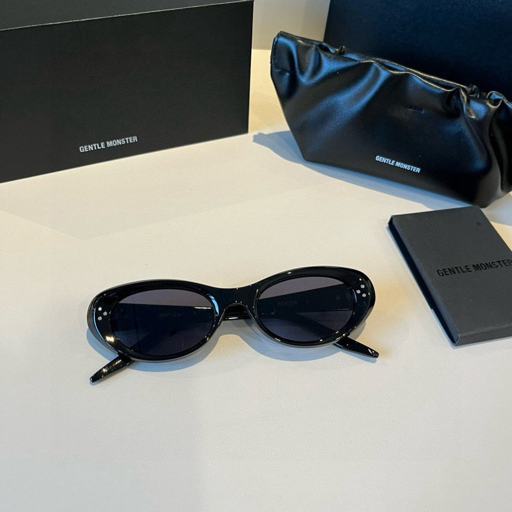Gentle Monster Cat-Eye Black Lens Sunglasses for Men & Women - 358910 - detail image 10