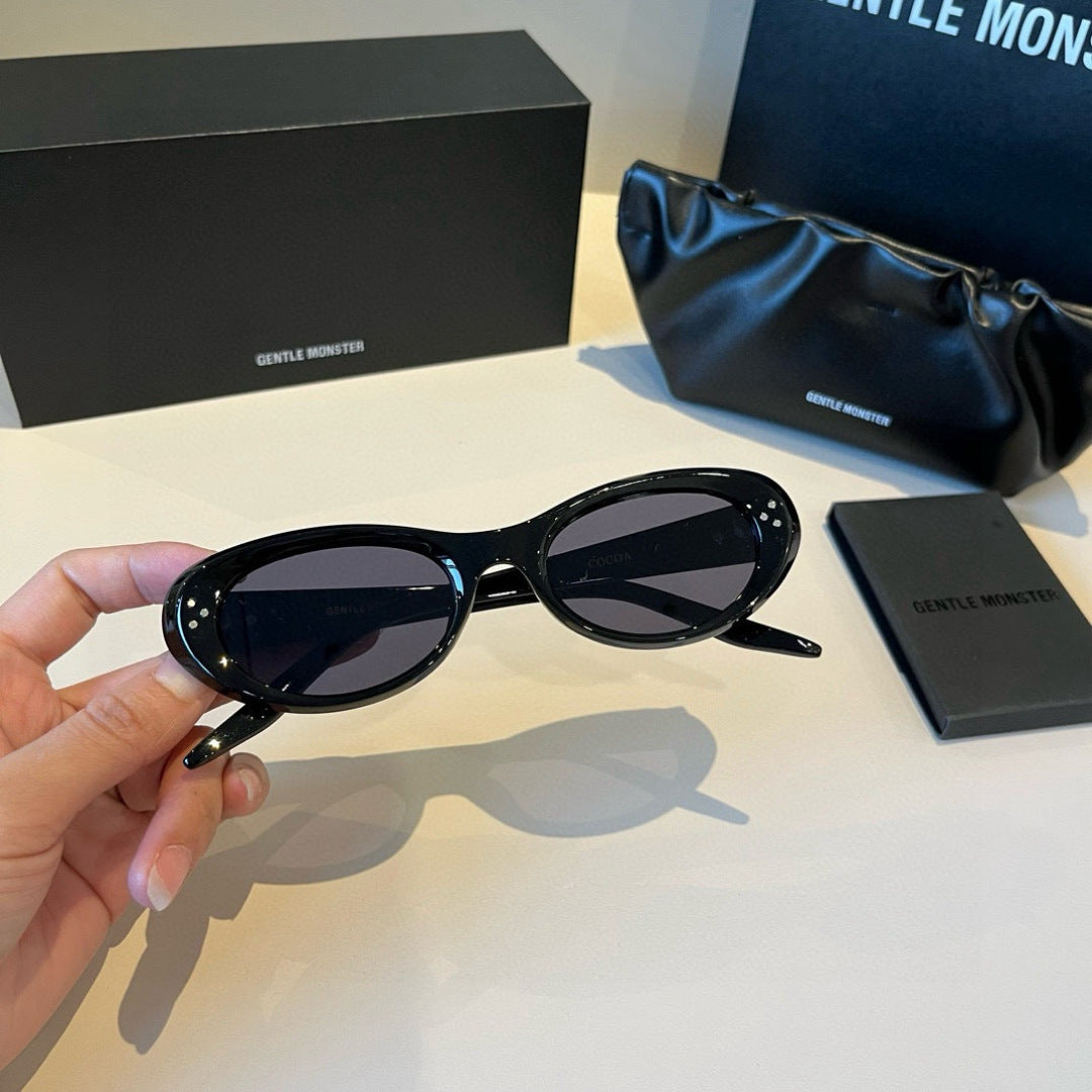 Gentle Monster Cat-Eye Black Lens Sunglasses for Men & Women - 383129 - detail image 9