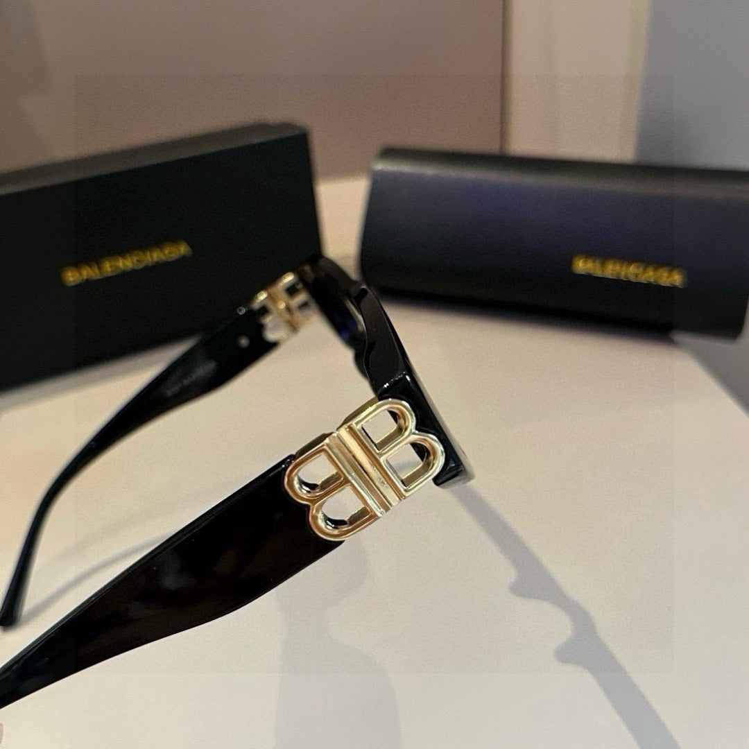 Balenciaga Rectangular Gold Lens Sunglasses for Men & Women - 416116 - detail image 2