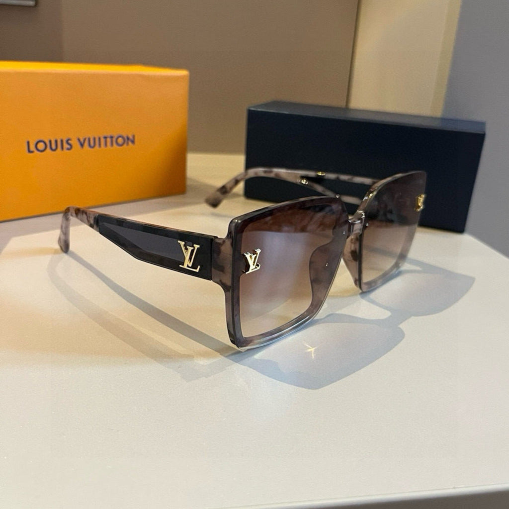 Louis Vuitton Fashion Gold Lens Sunglasses for Men & Women - 431143
