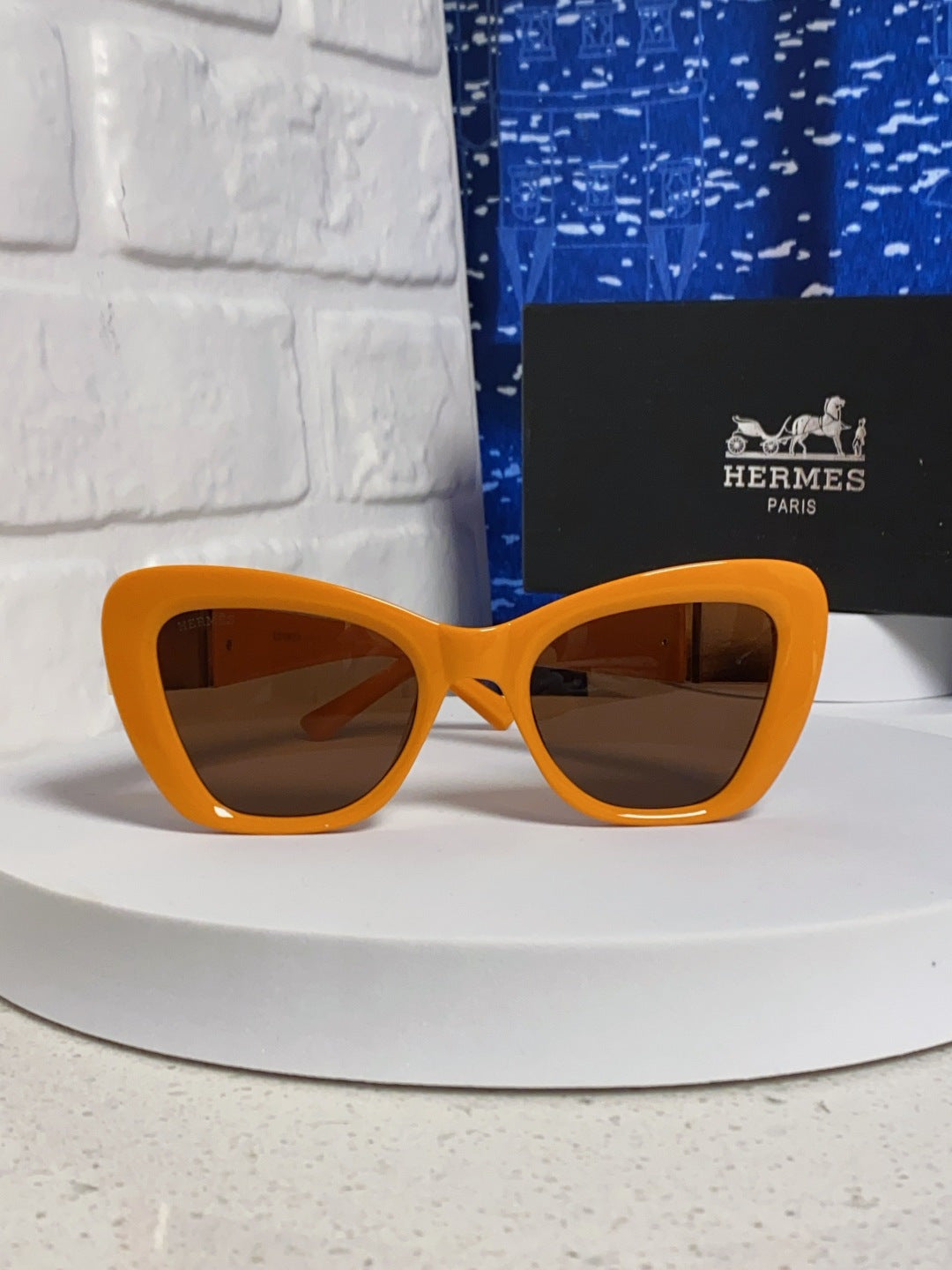 Hermès Cat-Eye Orange Lens Sunglasses for Men & Women - 358937 - detail image 2