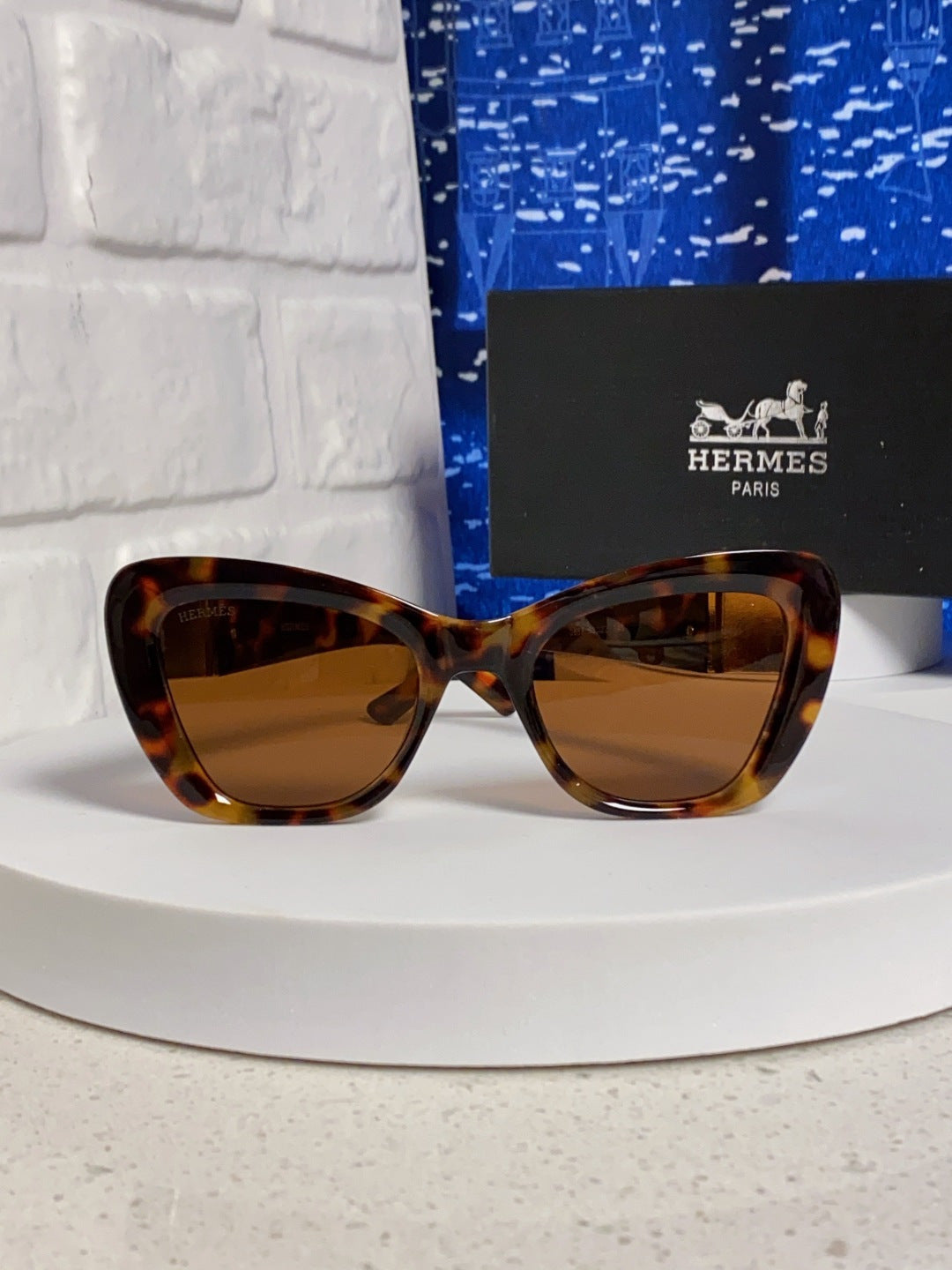 Hermès Cat-Eye Brown Lens Sunglasses for Men & Women - 358924 - detail image 2